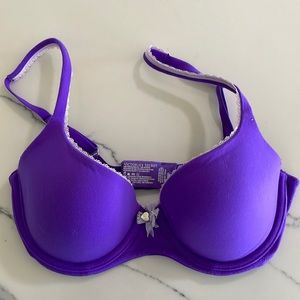 Victoria’s Secret demi bra 32D